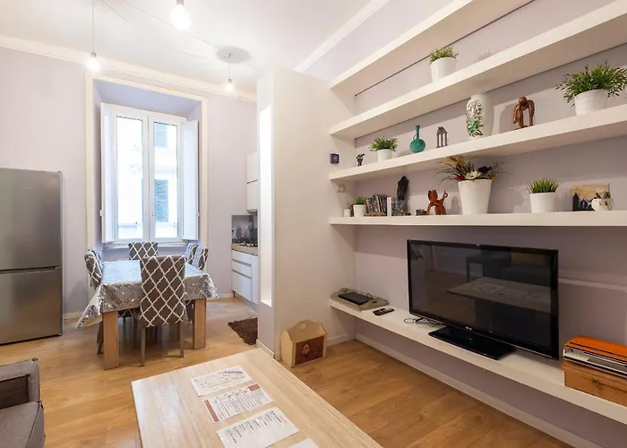 Luxury Three Bedrooms Flat In Center Apartment