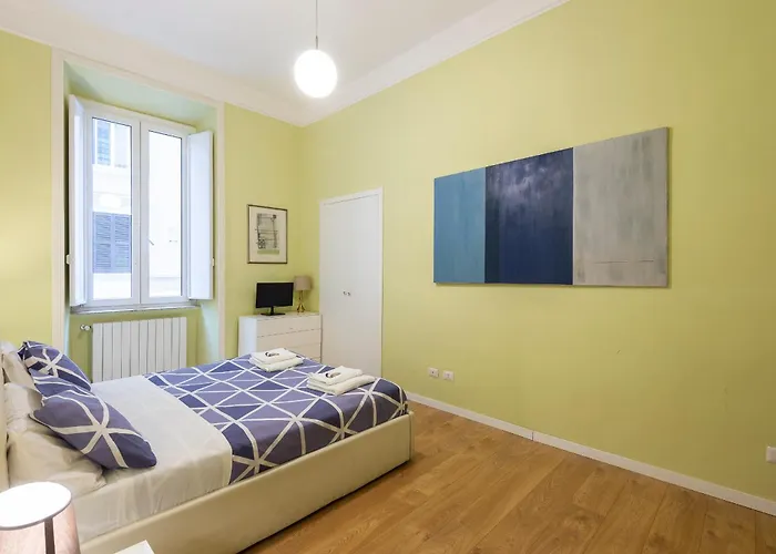 Luxury Three Bedrooms Flat In Center