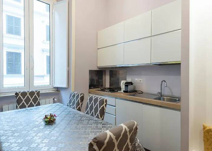 Luxury Three Bedrooms Flat In Center Apartment