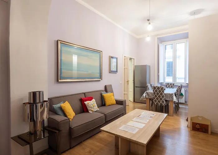 Luxury Three Bedrooms Flat In Center