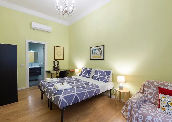 Luxury Three Bedrooms Flat In Center Apartment *