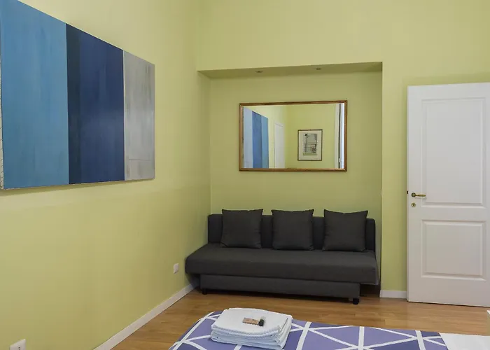 Luxury Three Bedrooms Flat In Center *