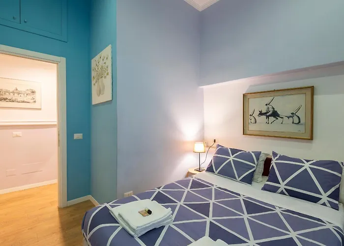 Apartment Luxury Three Bedrooms Flat In Center